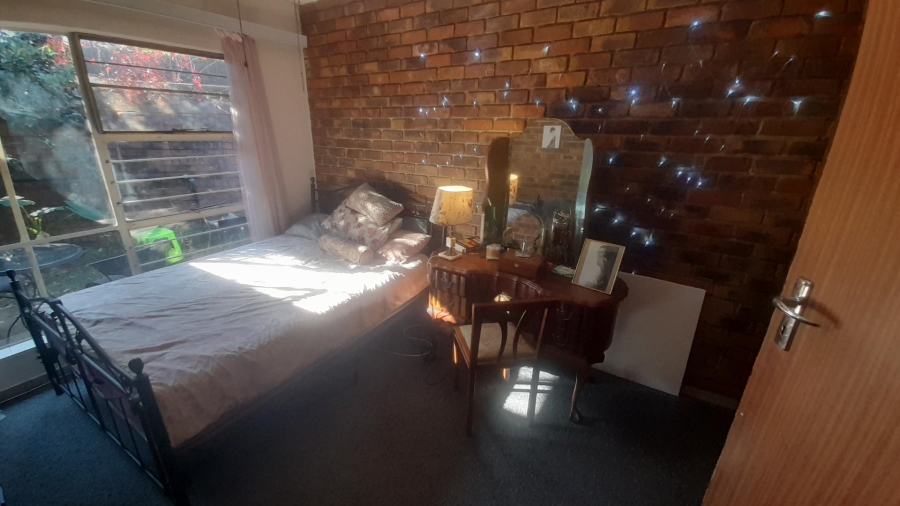 1 Bedroom Property for Sale in Meerhof North West